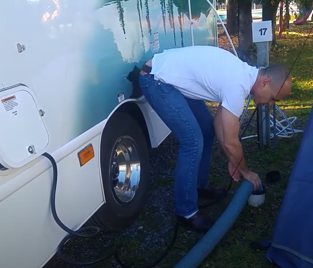 Step-by-step guide to drain the black water in your renting Camper in San Diego